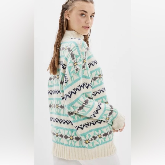 3 Women’s Fair Isle Sweaters, NWT, 1 AE Size S, 2 Vera Moto, S/M, $35 for all - Picture 2 of 9